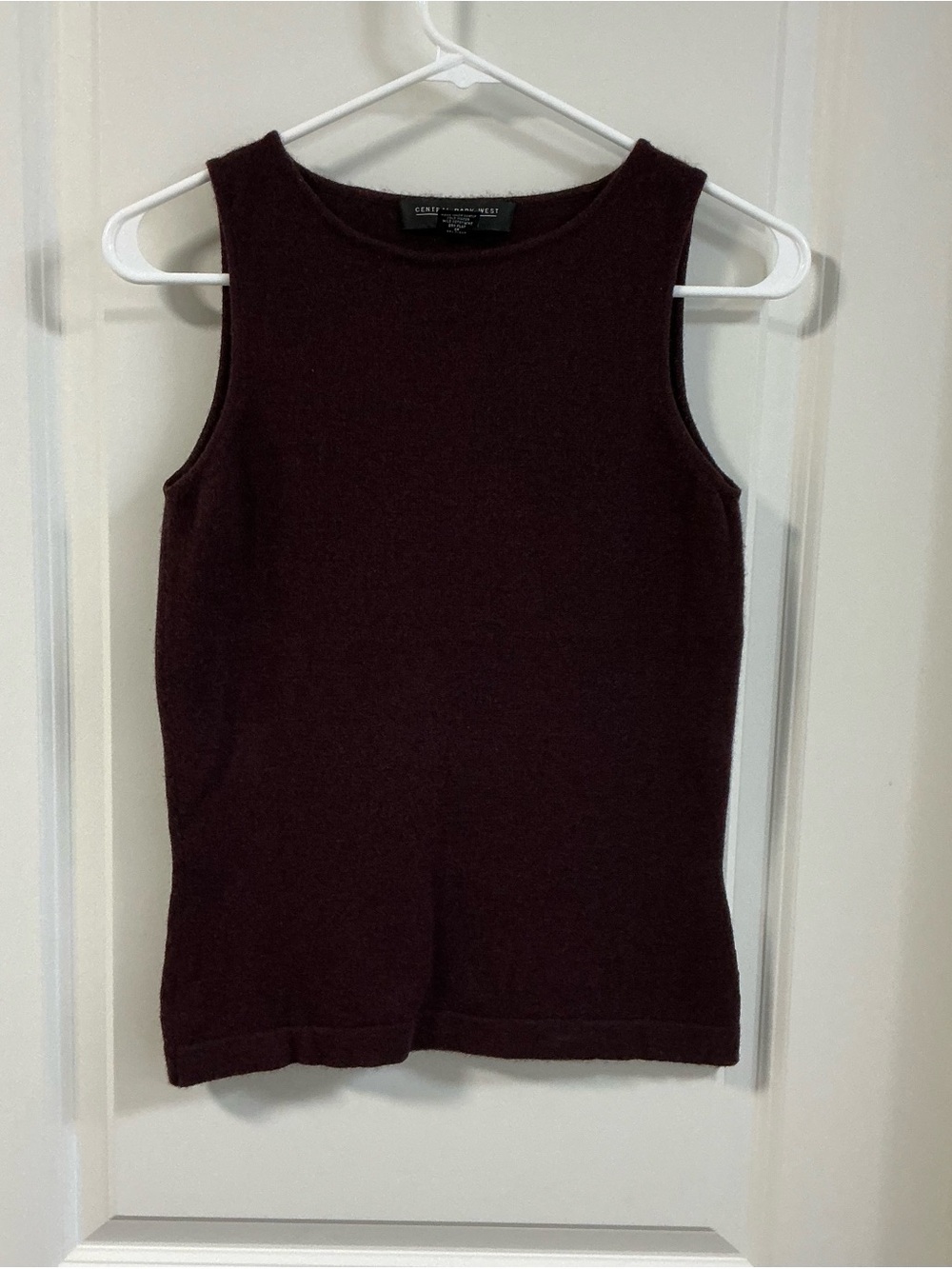 Central Park West New York 100% Cashmere Sleeveless Knit Tank Top Burgundy Small